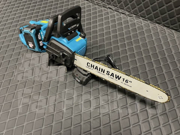 Аккумуляторная цепная пила 16 Makita