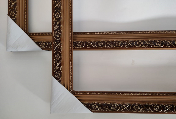 Рамка 40х50 золото цветы  с креплением  *Хрупкий товар  