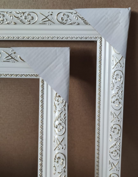 Рамка 40х50 белая цветы с креплением *Хрупкий товар Рамка 40х50 белая цветы с креплением *Хрупкий товар