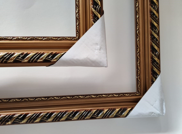 Рамка 40х50 Золото полоска с креплением *  Хрупкий товар 
